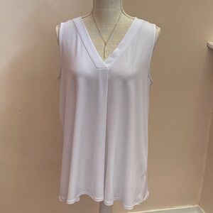White Sleeveless V-Neck Top Premise M